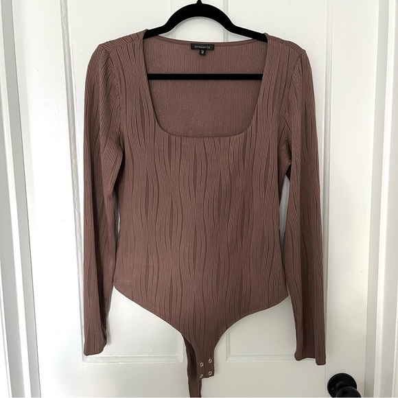 Dynamite Maren Textured Bodysuit - Picture 4 of 11